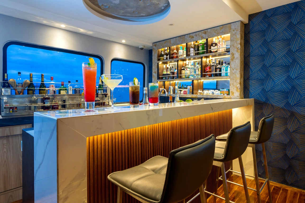 Golden Ravine lounge esti atmoszférával